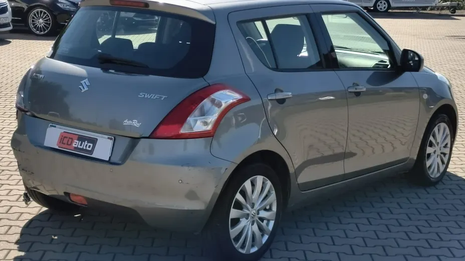 SUZUKI Swift -