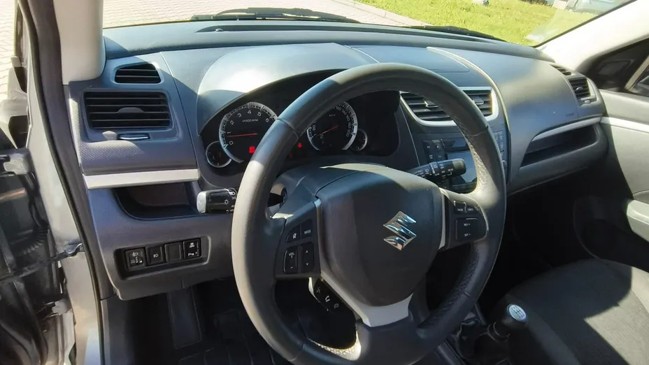 SUZUKI Swift -