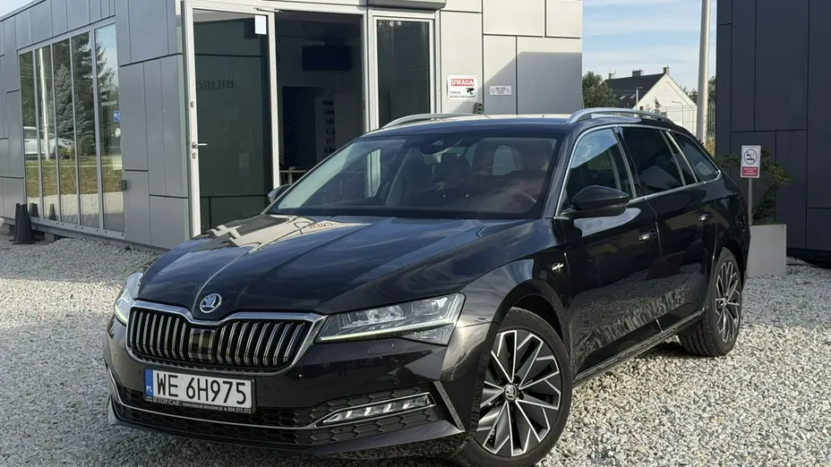 SKODA Superb -