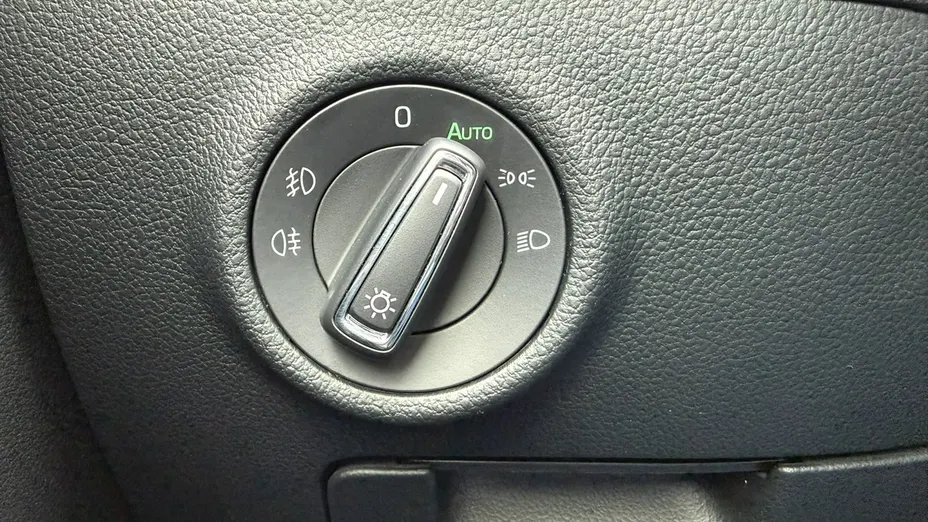 SKODA Superb -