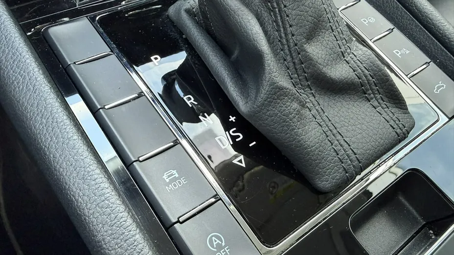SKODA Superb -