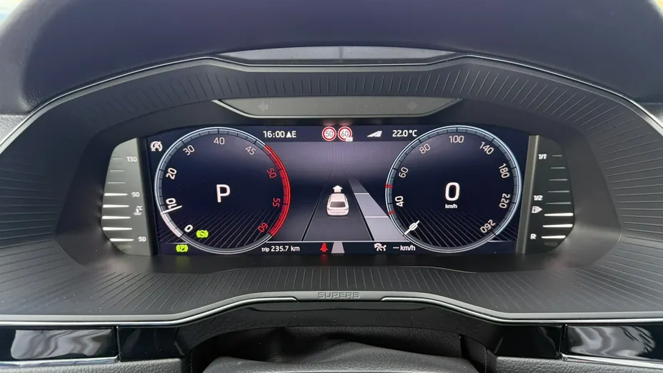 SKODA Superb -
