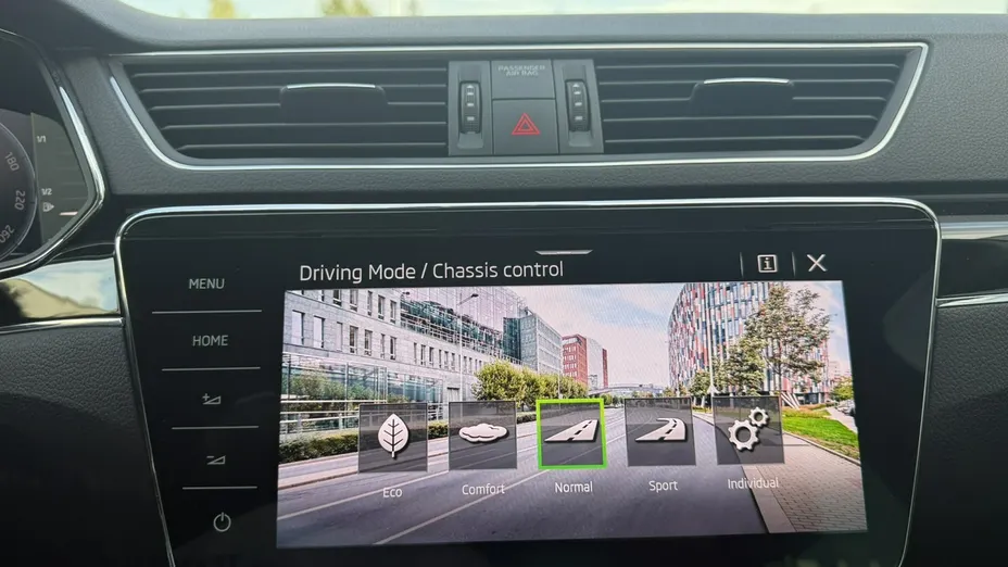 SKODA Superb -