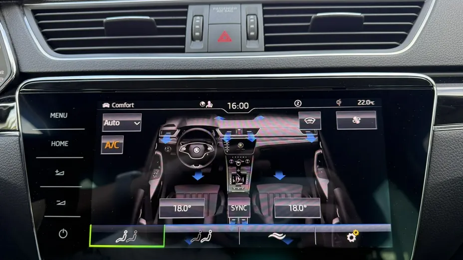 SKODA Superb -