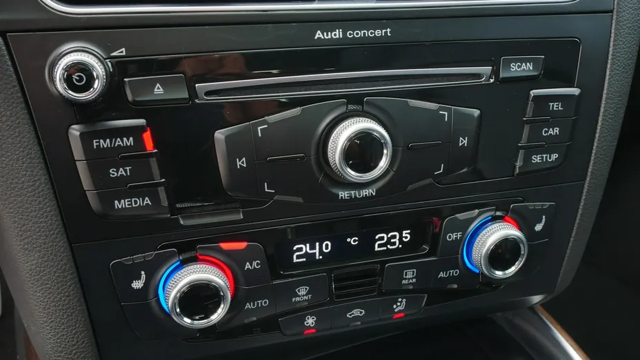 AUDI Q5 -