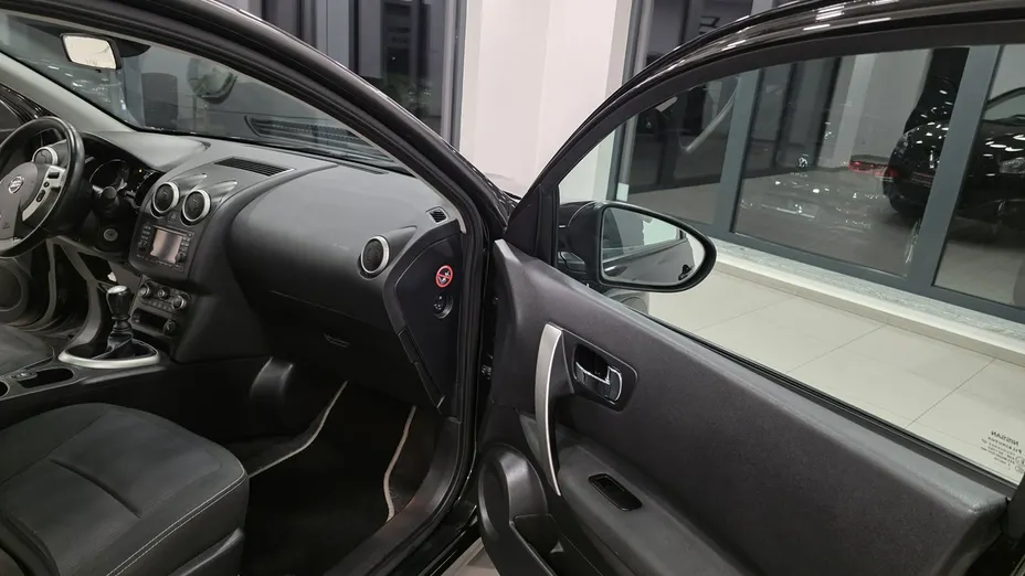 NISSAN Qashqai -
