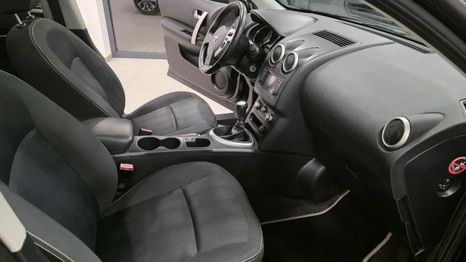 NISSAN Qashqai -