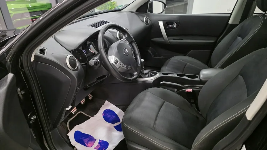 NISSAN Qashqai -