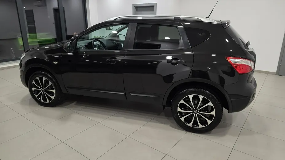 NISSAN Qashqai -
