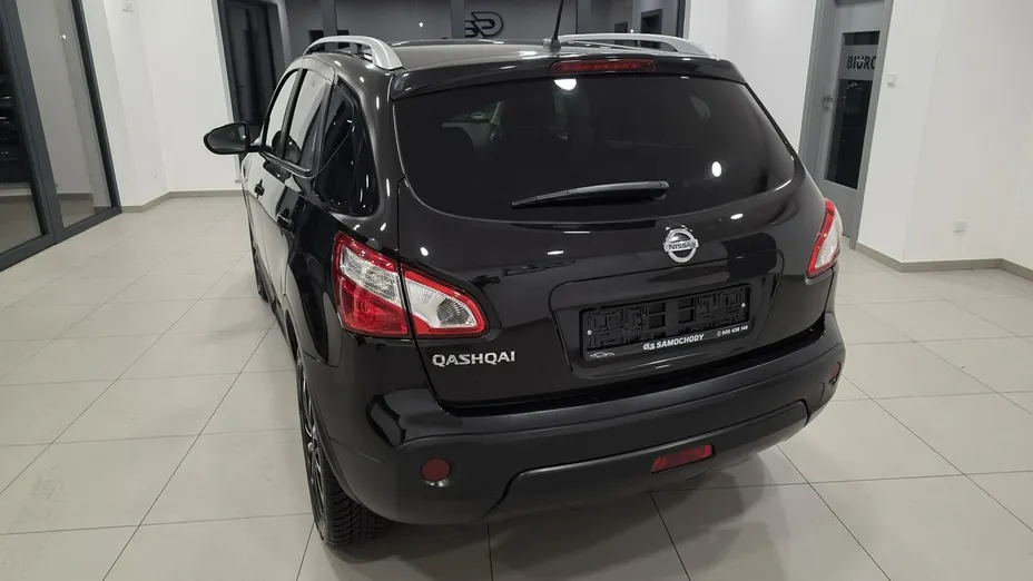 NISSAN Qashqai -