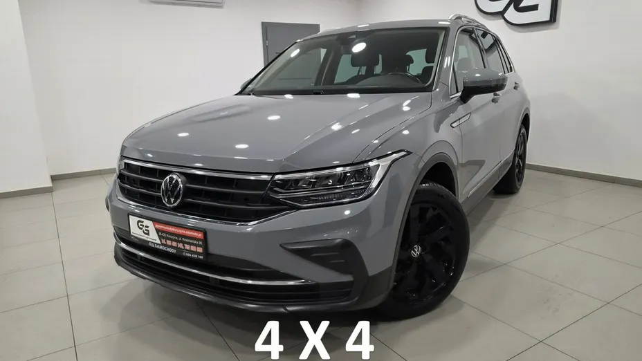VOLKSWAGEN Tiguan -