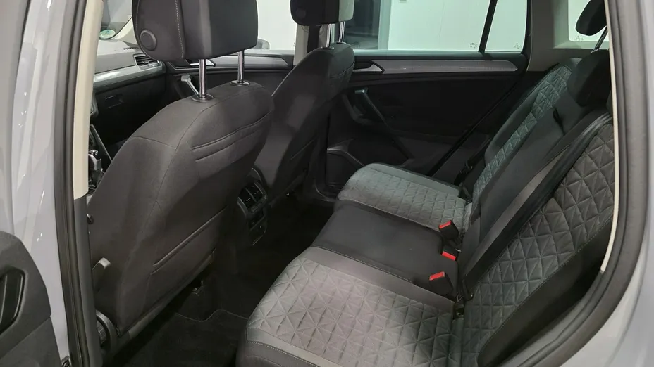 VOLKSWAGEN Tiguan -