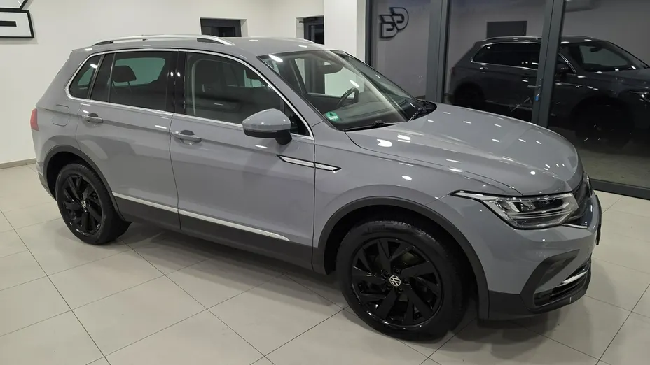 VOLKSWAGEN Tiguan -