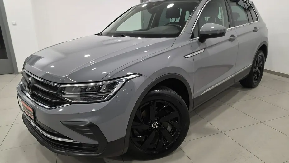 VOLKSWAGEN Tiguan -