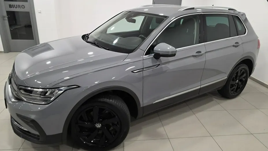 VOLKSWAGEN Tiguan -