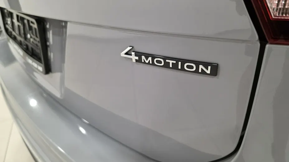 VOLKSWAGEN Tiguan -
