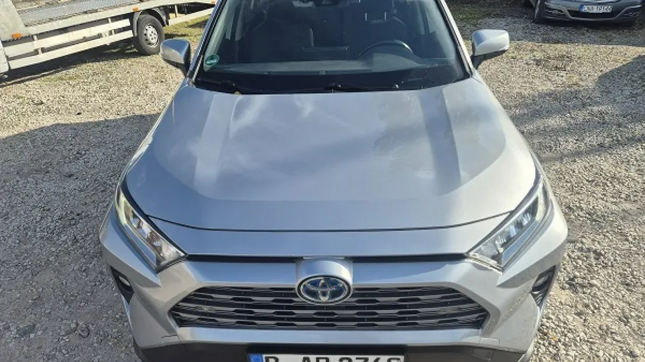 TOYOTA RAV4 -