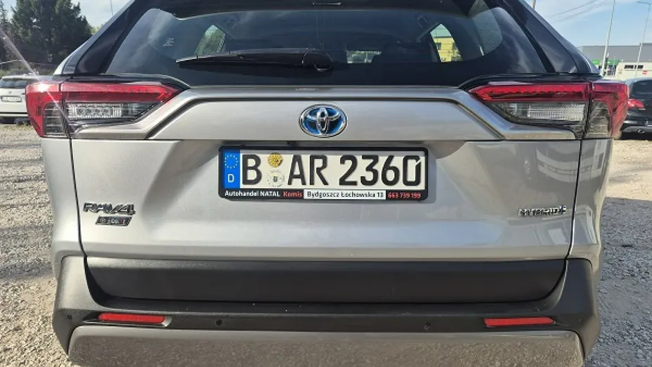 TOYOTA RAV4 -