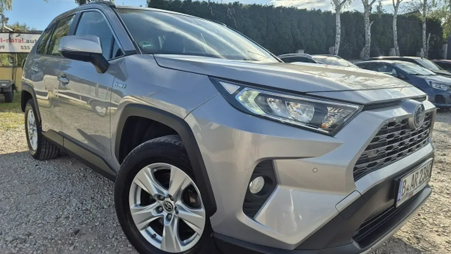 TOYOTA RAV4 -