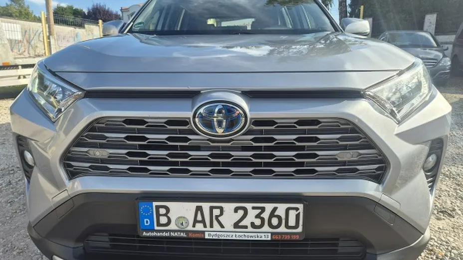 TOYOTA RAV4 -