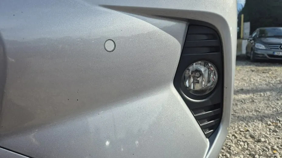 TOYOTA RAV4 -