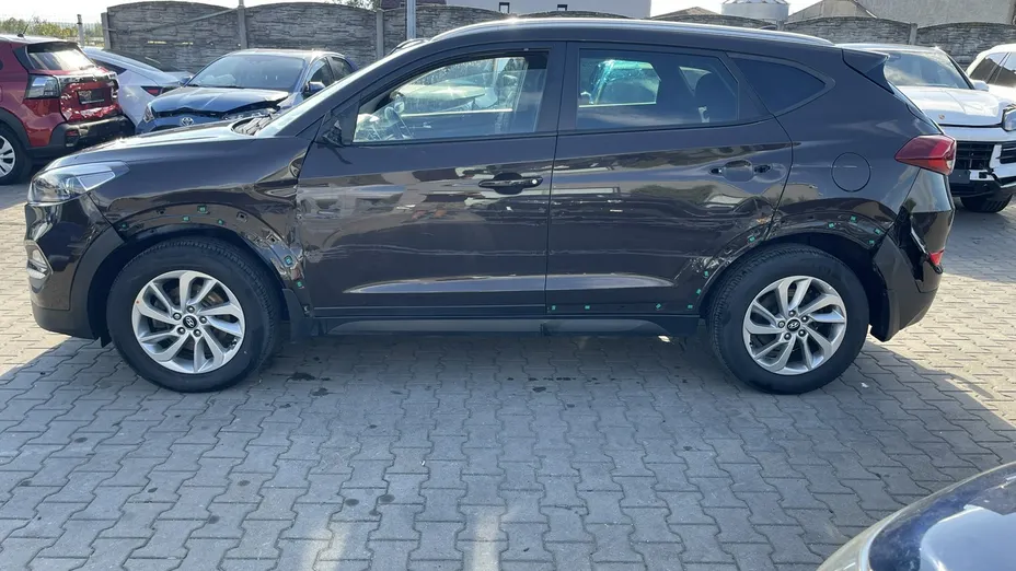 HYUNDAI Tucson -