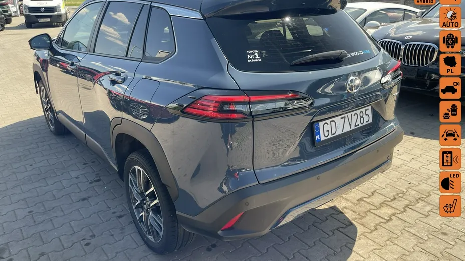 TOYOTA Corolla Cross -