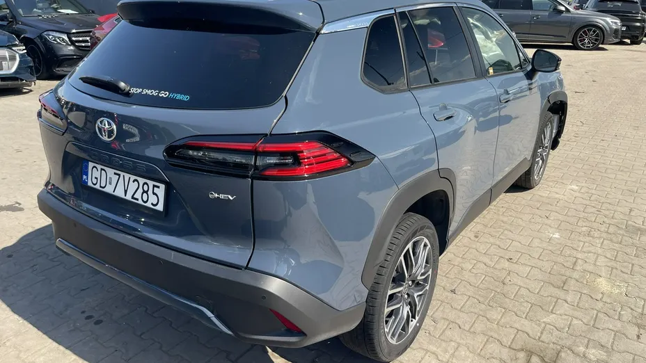 TOYOTA Corolla Cross -