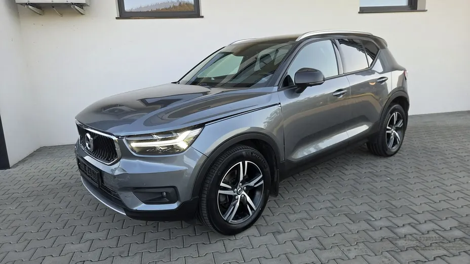VOLVO XC40 -
