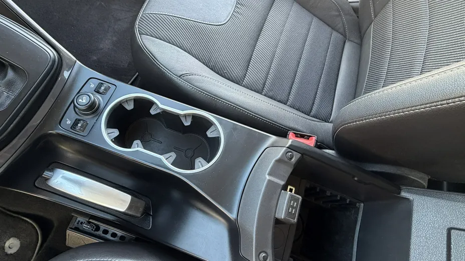 FORD Kuga -