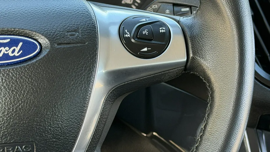 FORD Kuga -