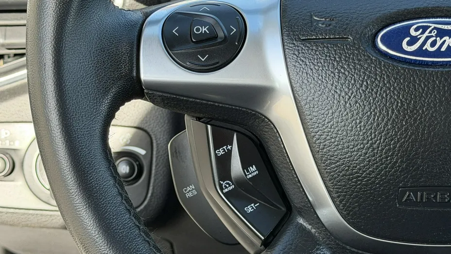 FORD Kuga -