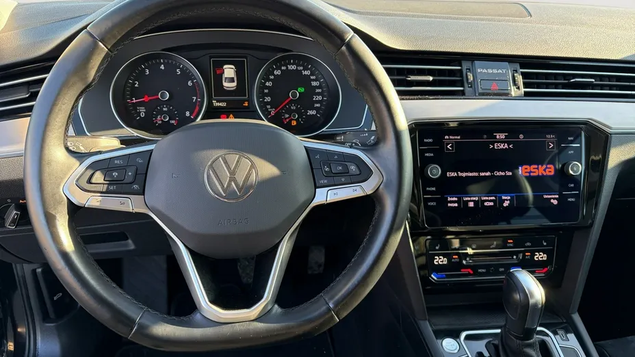 VOLKSWAGEN Passat -