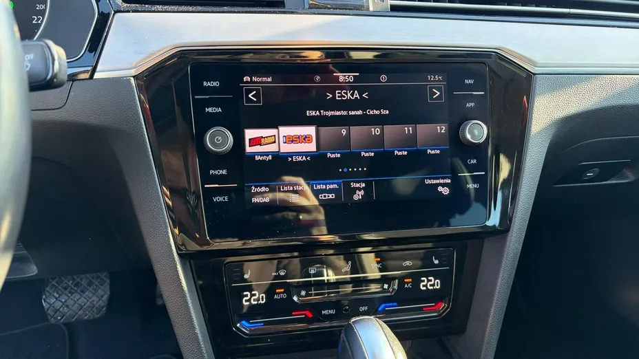 VOLKSWAGEN Passat -