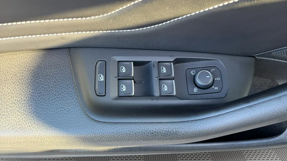 VOLKSWAGEN Passat -