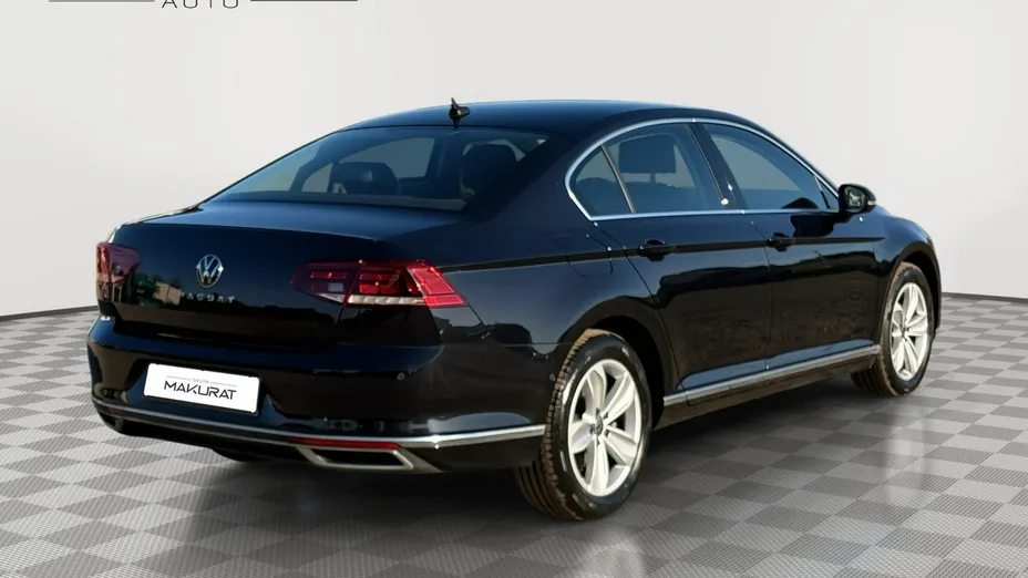 VOLKSWAGEN Passat -