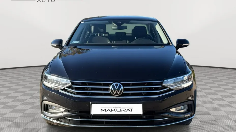 VOLKSWAGEN Passat -