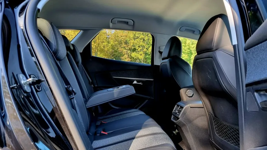 PEUGEOT 3008 -