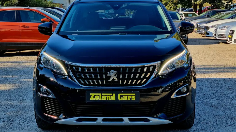 PEUGEOT 3008 -