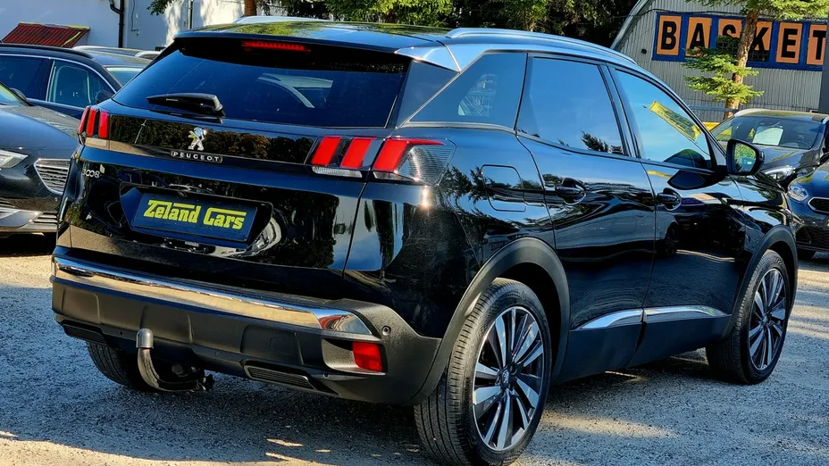PEUGEOT 3008 -