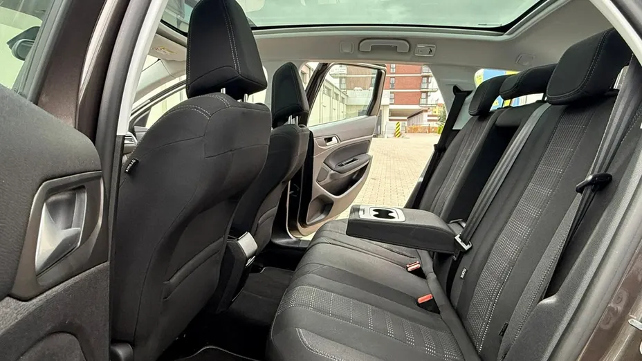 PEUGEOT 308 -