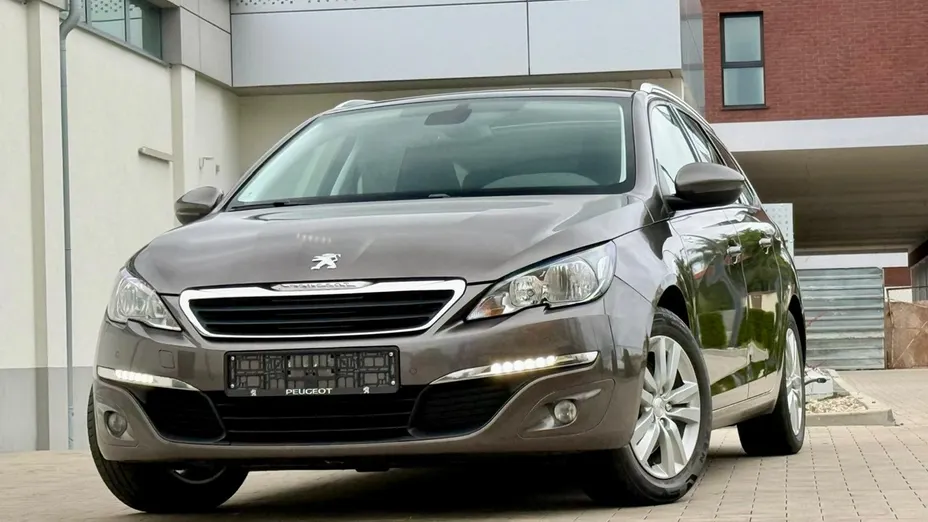 PEUGEOT 308 -
