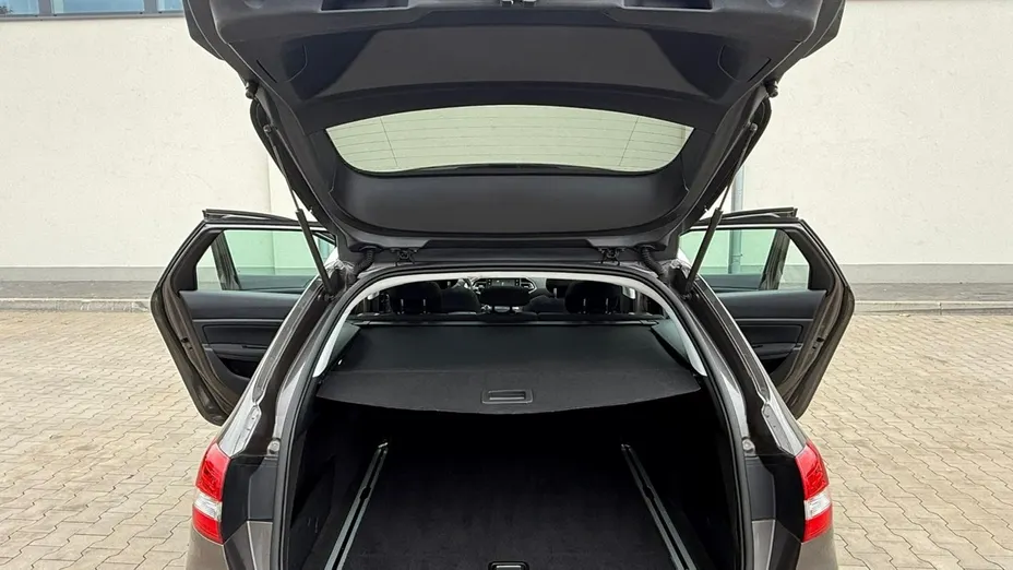 PEUGEOT 308 -