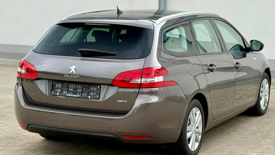 PEUGEOT 308 -