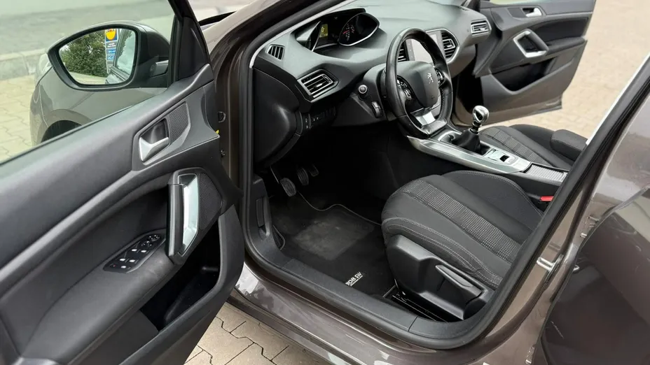 PEUGEOT 308 -