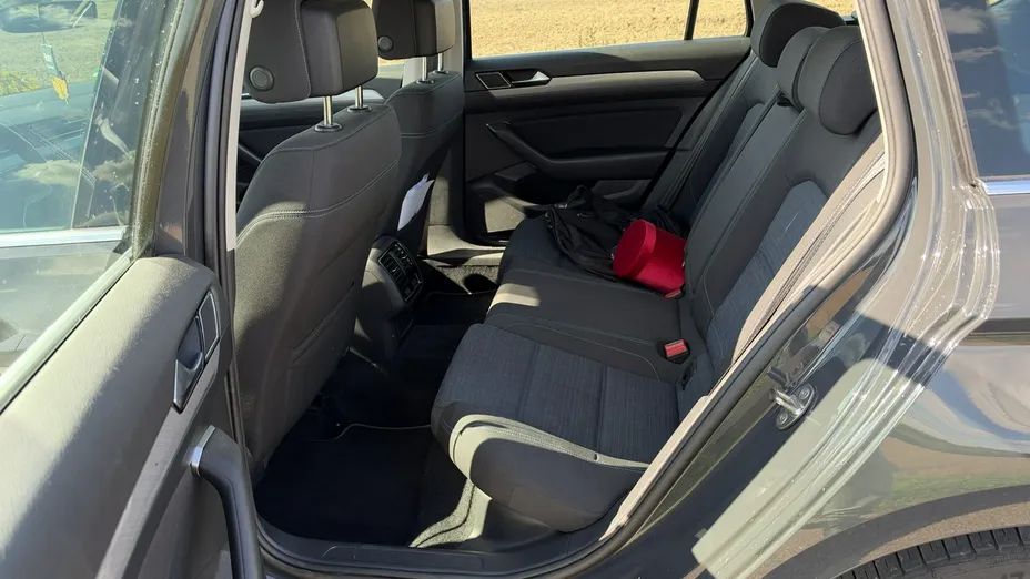 VOLKSWAGEN Passat -
