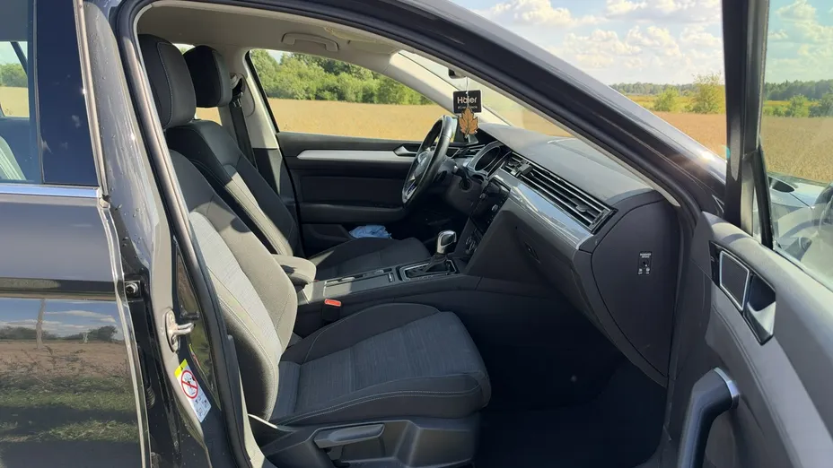 VOLKSWAGEN Passat -