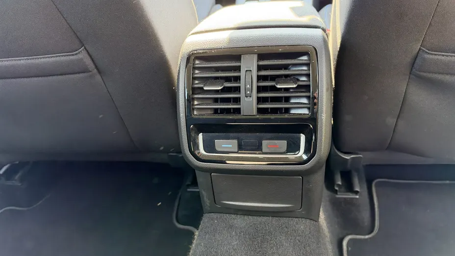 VOLKSWAGEN Passat -