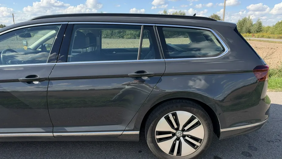 VOLKSWAGEN Passat -