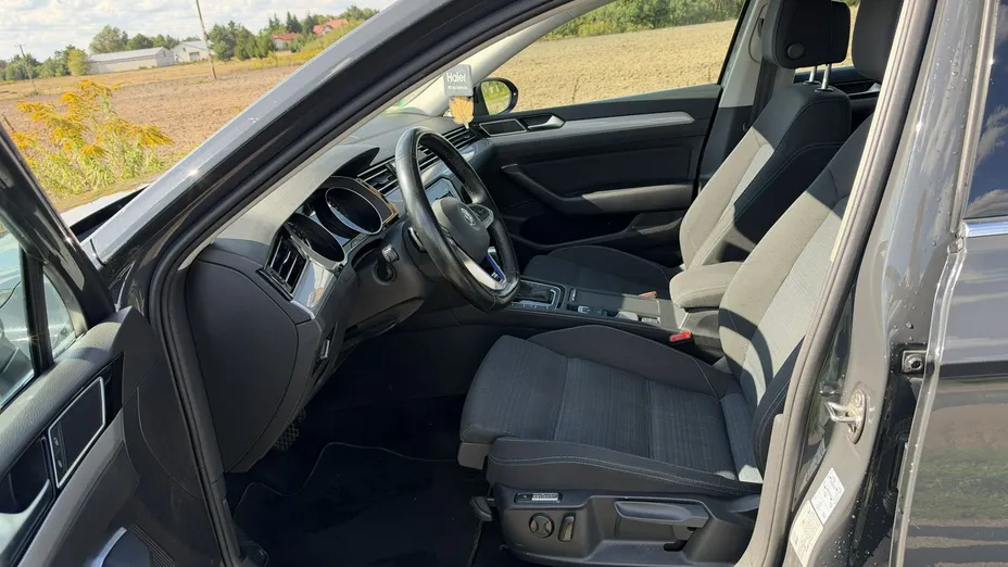 VOLKSWAGEN Passat -